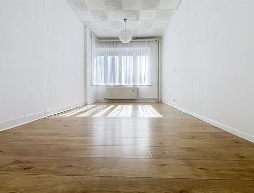                                         Appartement à louer à Woluwe-Saint-Pierre, € 850
