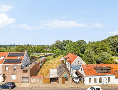                                         Grond te koop in Sint-Denijs, € 135.000

