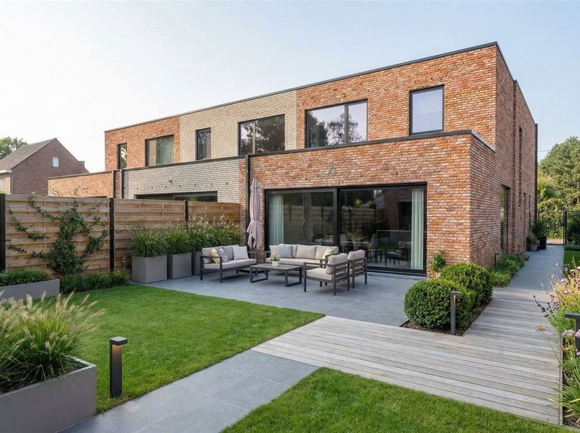 Nieuwbouwwoning (halfopen bebouwing) met 3 slaapkamers, bureau en garage in Keerbergen<br />
In de Veldstraat in Keerbergen bevindt zich deze moderne
