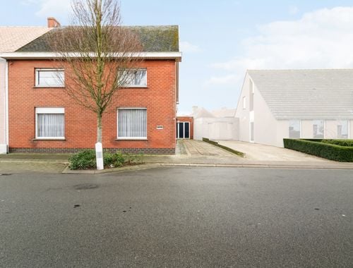                                         Woning te koop in Westrozebeke, € 154.000
