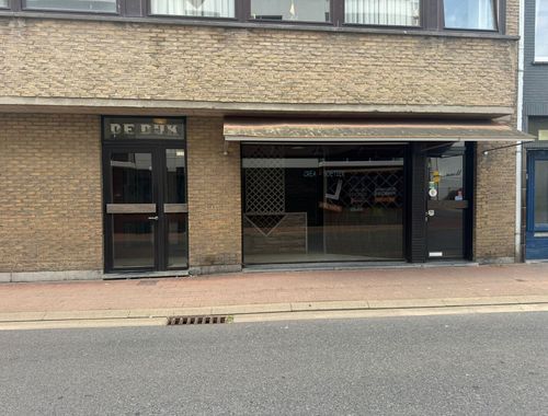                                         Commerce à louer à Bredene, € 600
