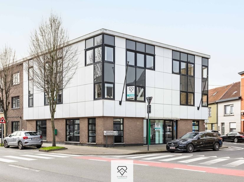 Bedrijfsvastgoed te koop in Frans van Ryhovelaan 241,
                    9000 Gent