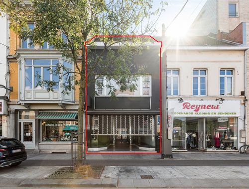                                         Handelspand met woonst te koop in Merksem, € 479.000
