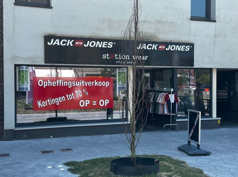 Gunstig gelegen handelsruimte met een bruikbare oppervlakte van +/- 130 m² in het centrum van Houthalen. <br />
<br />
Dit pand omvat o.a. de handelsr
