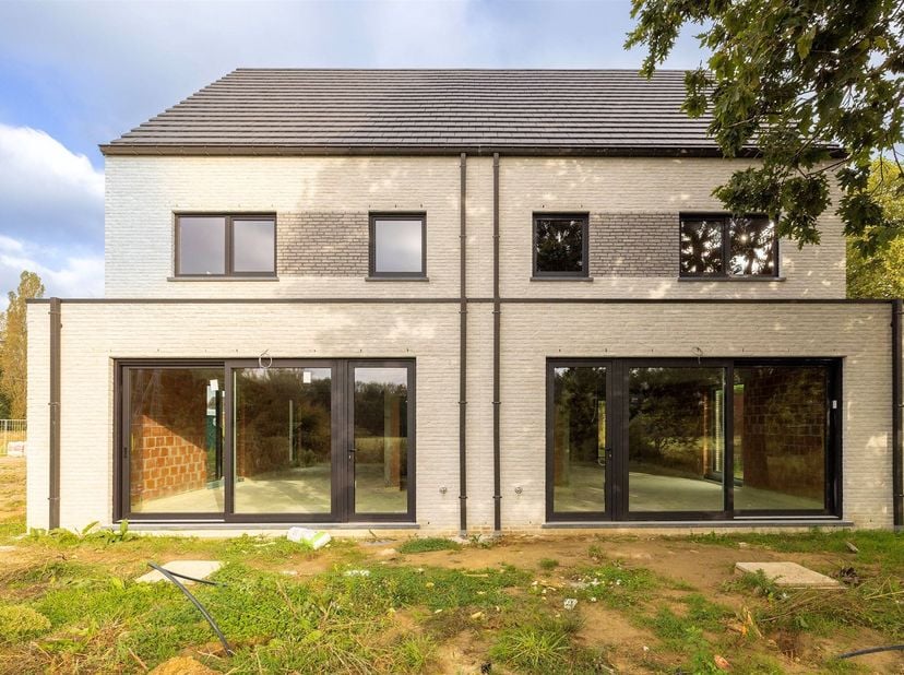 Prachtig woonproject met carport en tuinberging = 6 % BTW mogelijk onder voorwaarden<br />
<br />
Deze nieuwbouwwoningen zijn gelegen op een gunstig
