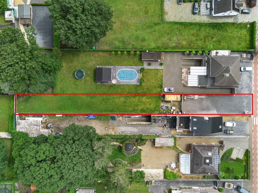 Bouwgrond voor halfopen bebouwing te Oudsbergen<br />
Deze bouwgrond is gelegen aan Weg Naar Zwartberg in Opglabbeek en heeft een oppervlakte van 9a 0