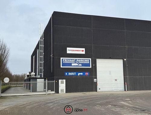                                         Entrepôt à louer à Zolder, € 2.495
