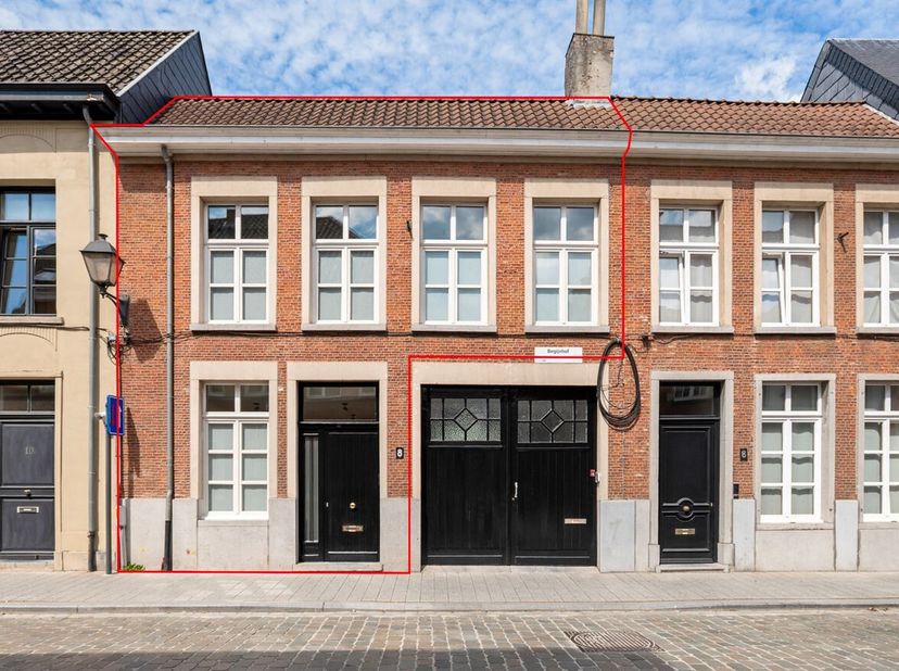 Magnifique maison rénovée comprenant 2 chambres et une terrasse, au coeur de Lier !<br />
Situation<br />
Cette maison magnifiquement rénovée est situ