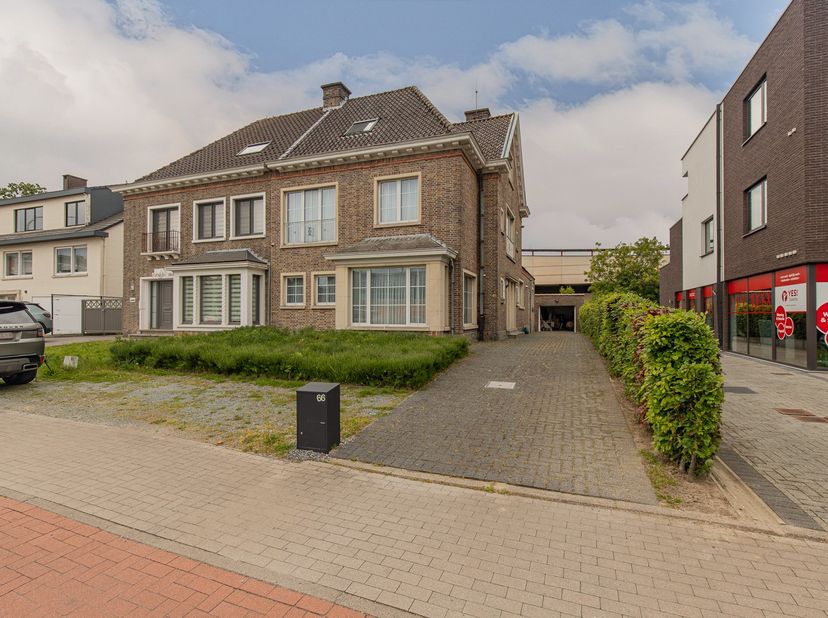 Huis te koop in Koningin Astridlaan 66,
                    9100 Sint-Niklaas