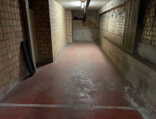                                         Garage en sous-sol à louer à Knokke, € 125
