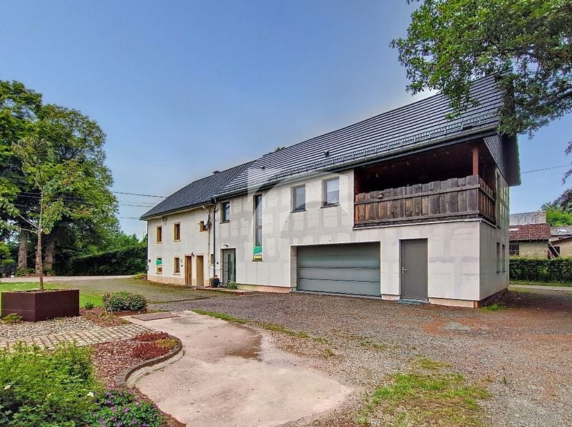HOLZHEIM (Manderfeld) Holzheim, 115 + 117: Vous cherchez un espace de vie unique et calme pour vous et votre famille ? Non loin de la frontière allema