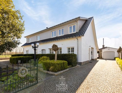                                         Woning te koop in Maaseik, € 645.000
