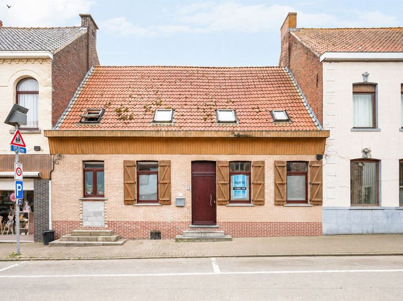 Maison à finir avec un grand jardin orienté sud, située au centre d’Anserœul<br />
<br />
Au cœur du paisible village d'Anserœul se trouve cette spa