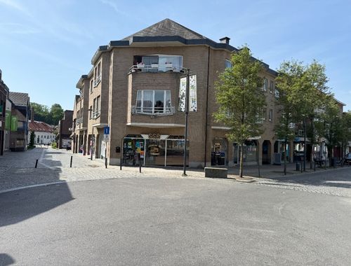                                         Appartement à louer à Overijse, € 780
