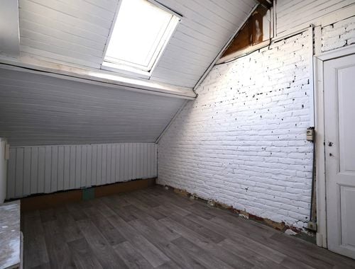                                         Triplex te koop in Brussel, € 199.000
