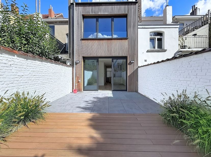 Appartement te huur in Rue Charles Degroux 24,
                    1040 Etterbeek