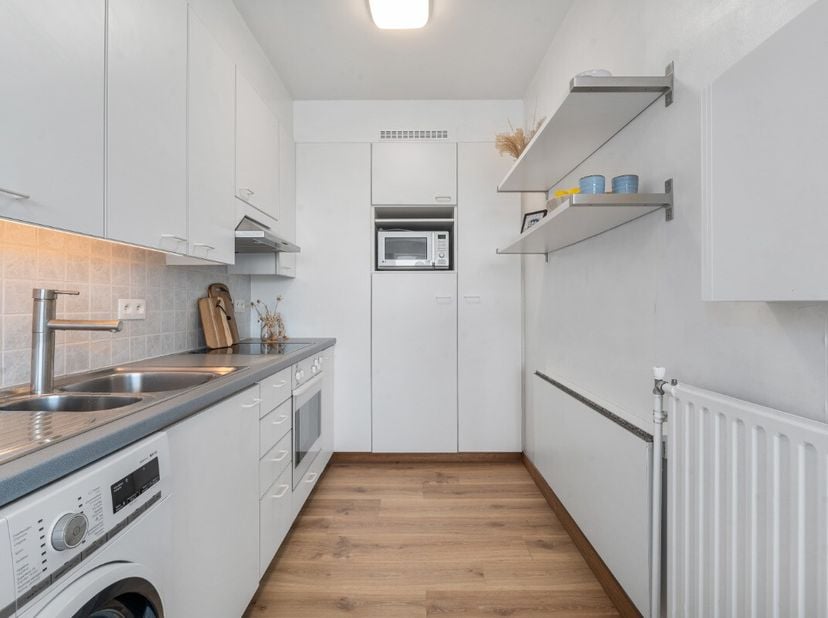 À vendre : appartement lumineux de 2 chambres à Ostende Découvrez cet appartement prêt à emménager, idéal comme résidence principale ou comme investis