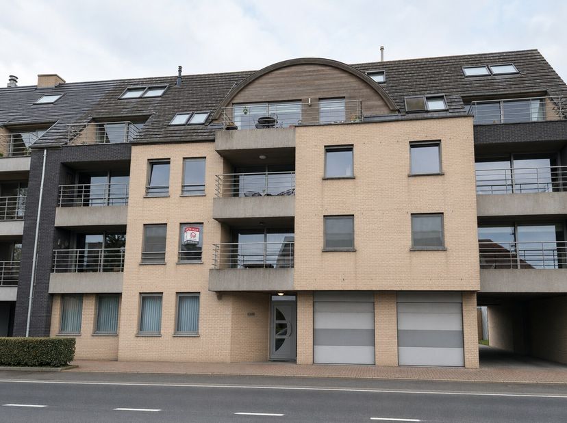 Instapklaar en ruim appartement, gunstig gelegen in de stijlvolle Residentie Olympus.<br />
Het appartement heeft volgende indeling: inkomhal met gast