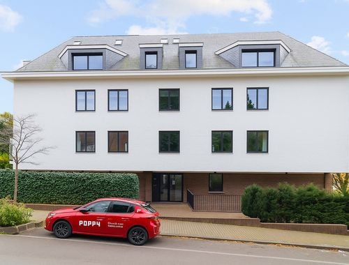                                         Kantoorgebouw te huur in Ukkel, € 15.000
