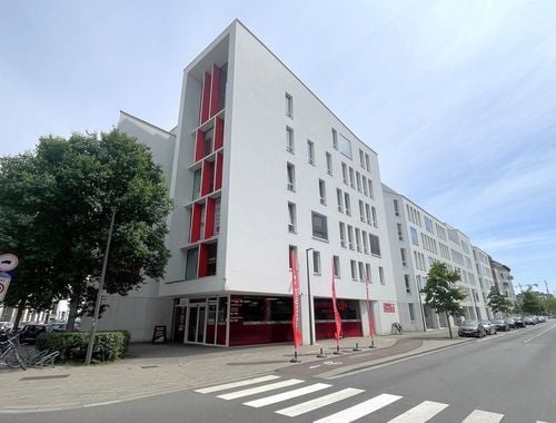                                         Bureaux à louer à Antwerpen, € 9.933
