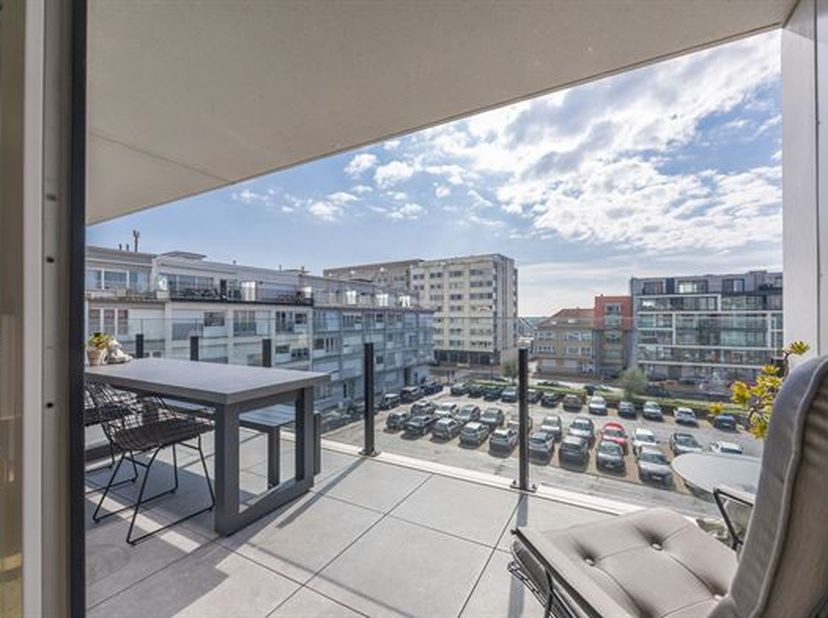 Ontdek dit recente en instapklare 2-slaapkamerappartement gelegen op de 3e verdieping van de stijlvolle Residentie Antigua met bouwjaar 2021.<br />
D
