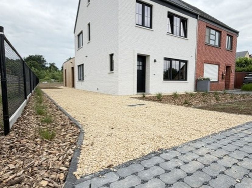 Instapklare, energiezuinige villa aan 2% registratierechten in rustige groene omgeving<br />
<br />
Bent u op zoek naar een moderne, instapklare wonin