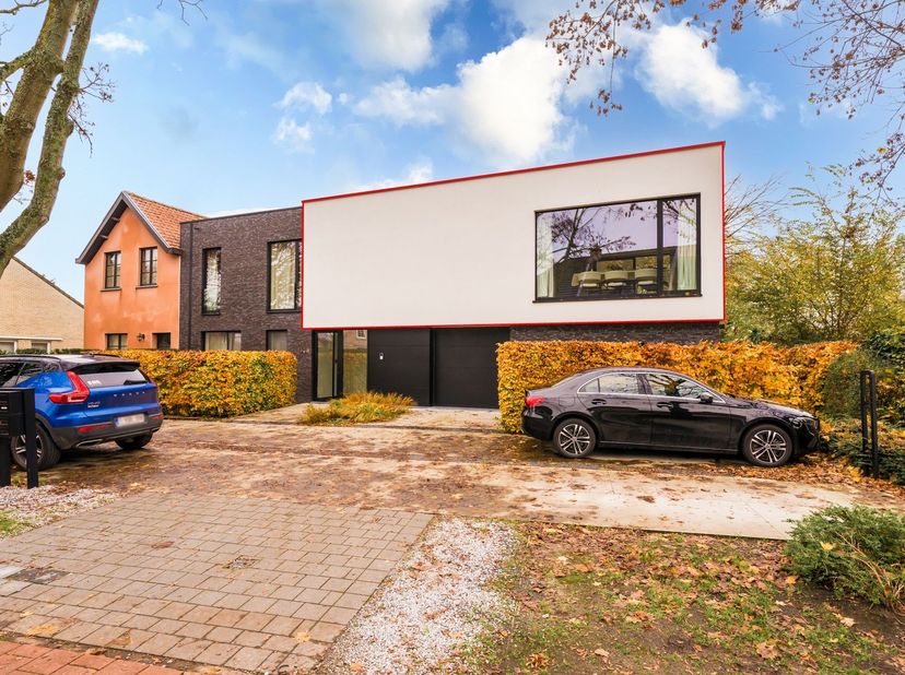 Modern appartement met 2 slaapkamers en terras in Mechelen<br />
<br />
<br />
Dit modern appartement op de eerste verdieping (bereikbaar met de tr