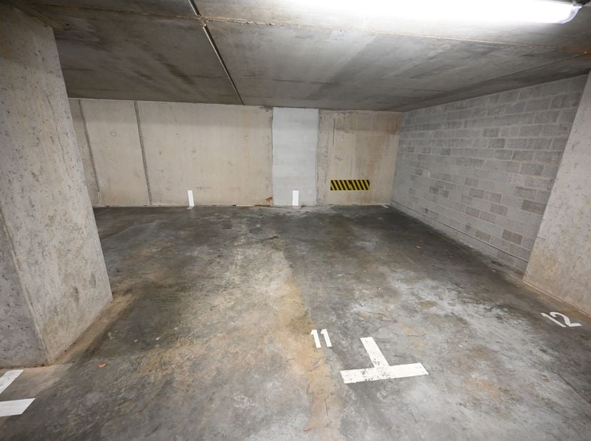 Garage à vendre
                    à 8310 Assebroek