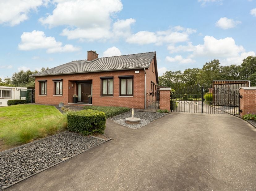 Huis te koop in Schutenseweg 74,
                    3520 Zonhoven