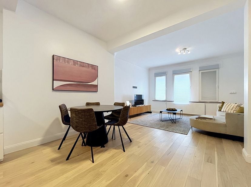 Quartier du Chant d'Oiseau - Magnifique appartement 2 chambres de 93 m² + terrasse et accès au jardin commun d'une petite copropriété. <br />
Il offre