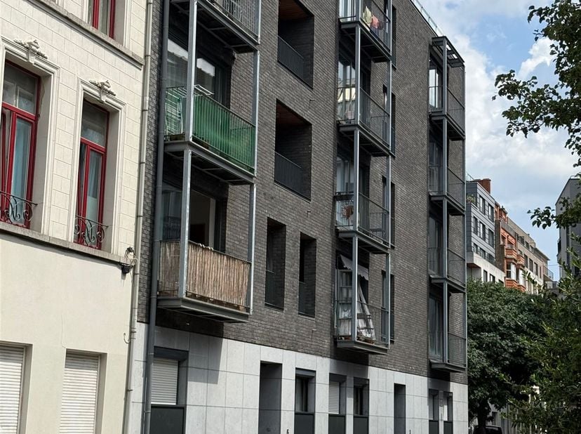 Appartement tendance d'une chambre dans le centre de Bruxelles. <br />
<br />
Cet appartement d'une chambre (semi-meublé) est situé à l'est de la pl