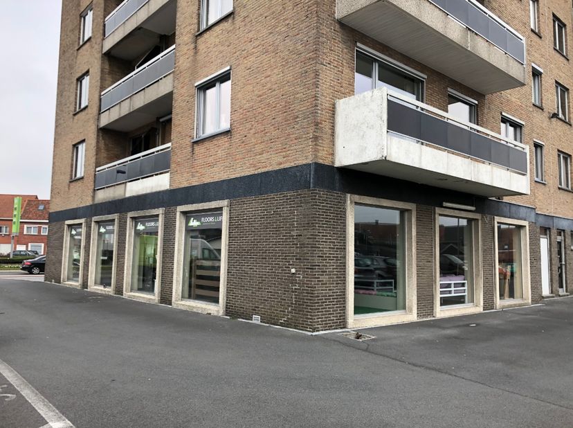 Bien professionnel à louer
                    à 8800 Roeselare