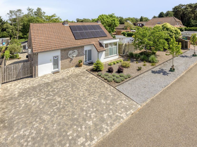 Bekijk zeker het “virtueel bezoek” of “3D tour” en krijg zo nog beter een beeld van wat deze prachtige woning u te bieden heeft, klik daarin op “plann
