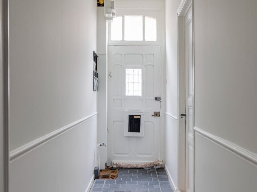 À vendre : maison fermée pleine de caractère à Hasselt, située sur la Maastrichtersteenweg, à quelques minutes du centre-ville et de toutes les commod