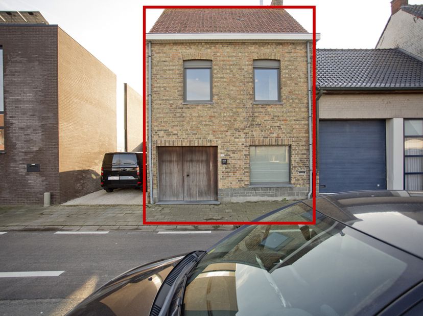 VERNIEUWDE WONING MET RUIME TUIN<br />
MEENSESEG 424 – ZILLEBEKE - <br />
<br />
Indeling: ruime inkom, open leefruimte, keuken, badkamer met bad en i