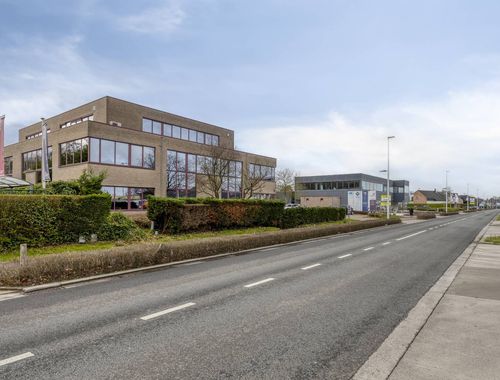                                         Kantoorgebouw te koop in Aartselaar, € 2.380.000
