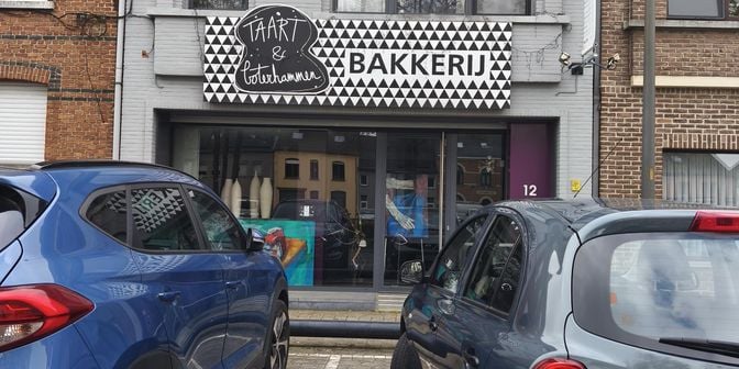 Bedrijfsvastgoed te koop in Dorpsplein 12, 9200 Baasrode