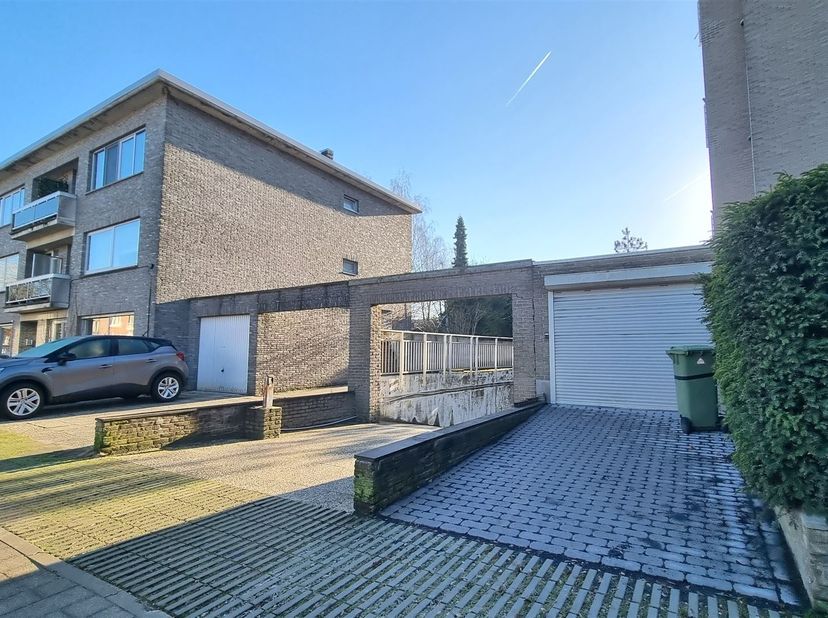 Garage te koop in Marcel Auburtinlaan  56-60 bus 20,
                    2600 Berchem