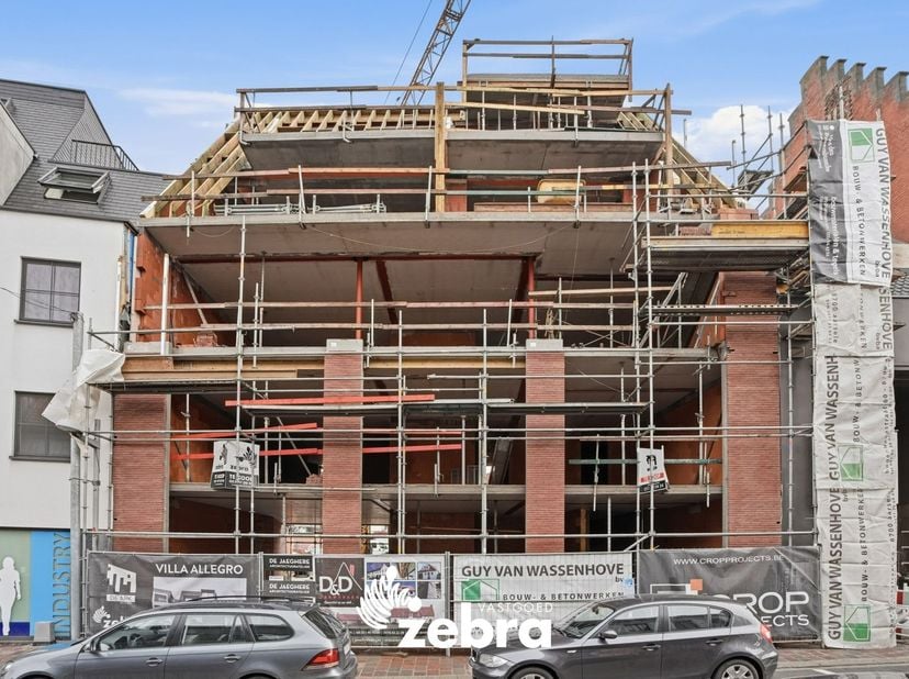 Handelspand te huur in het kleinschalige en kwalitatief hoogstaande nieuwbouwproject ‘Villa Allegro’.<br />
<br />
Dit veelzijdige commerciële gelijkv