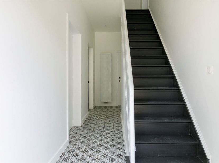 Ligging<br />
Deze prachtige nieuwbouwwoning is gelegen op een unieke en rustige locatie in Heist-op-den-Berg. Je geniet hier van een fantastisch uit