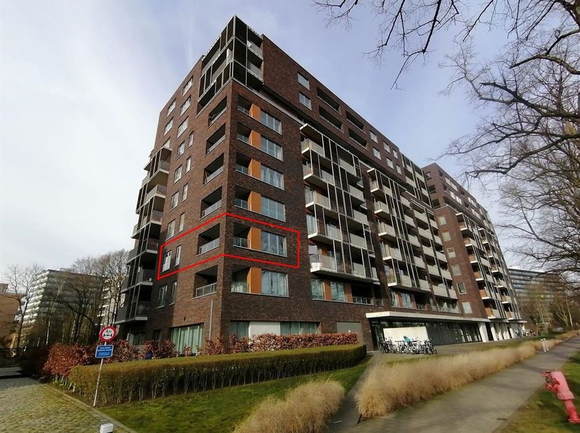 Lichtrijk appartement met 1 slaapkamer, zonnig terras en fietsenstalling<br />
Op een rustige locatie bevindt zich dit verzorgd appartement op de twee