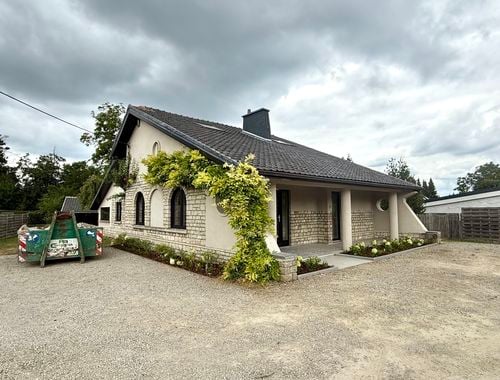                                         Bureaux à louer à Ohain, € 250
