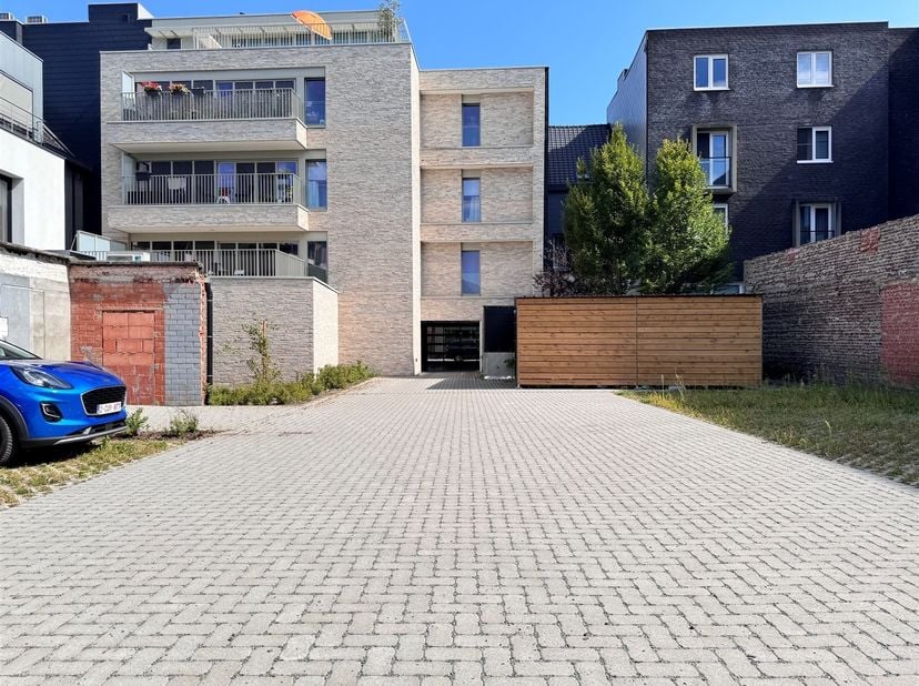 Garage te huur in Nieuwstraat 43,
                    9230 Wetteren