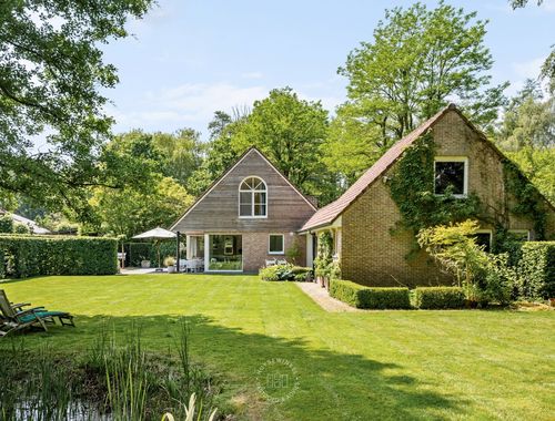                                         Villa te koop in Waasmunster, € 895.000

