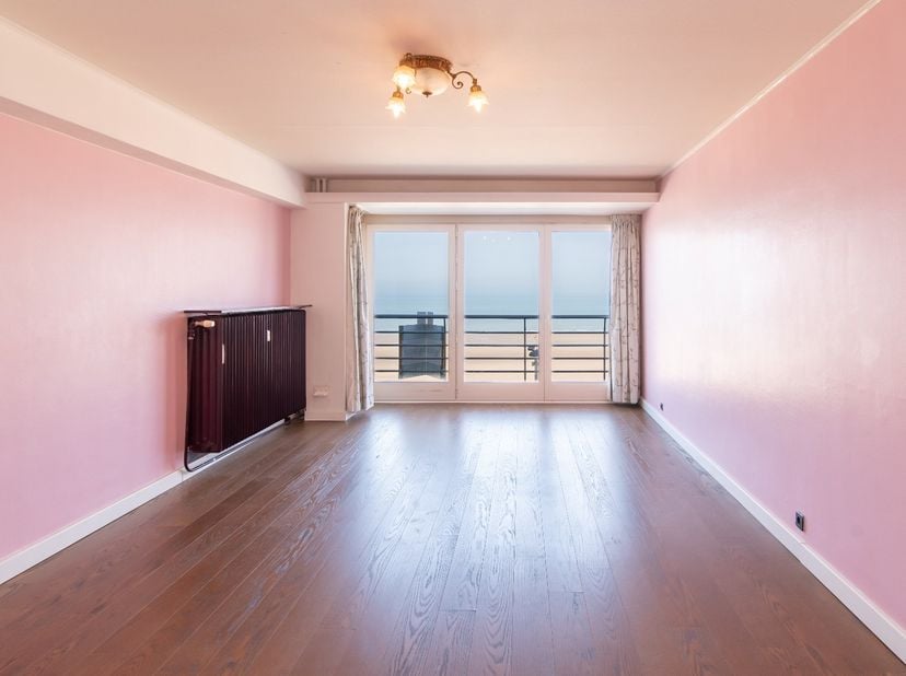 Droomt u van wonen aan zee in een comfortabel en energiezuinig appartement? Dit stijlvolle appartement van 82 m² combineert ruimte, licht en een uitzo