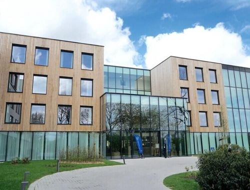                                         Serviceflat te huur in Sint-Pieters, € 1.490
