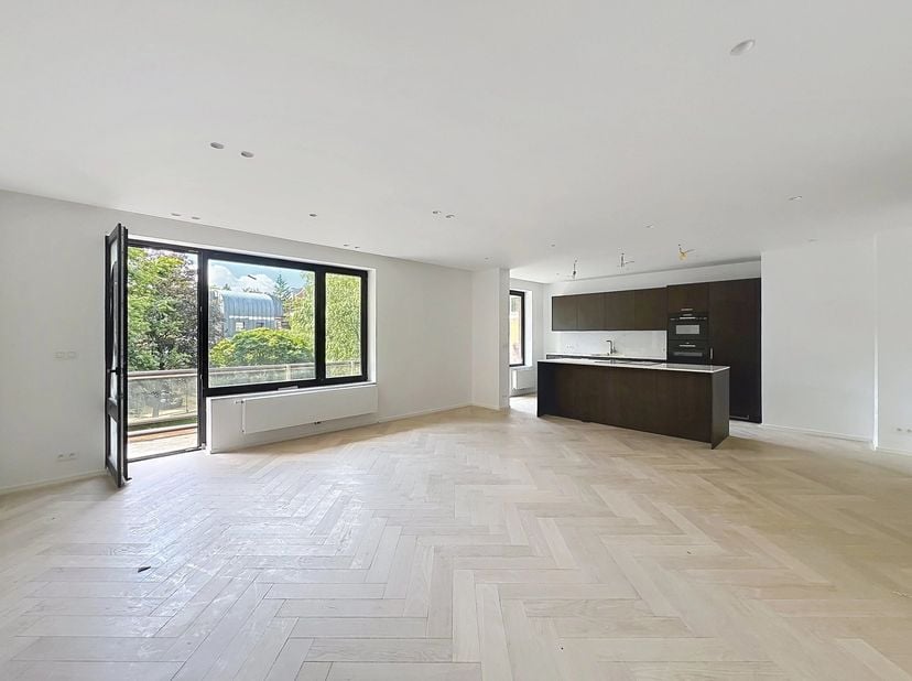 Uccle - Barnes nodigt u uit om op korte afstand van de winkels van Fort Jaco dit zeer mooie appartement van ongeveer 105m2 (bron PEB) nieuw gerenoveer