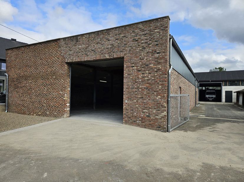 Bien professionnel à louer à Vinkenkantstraat 35,
                    3660 Opglabbeek