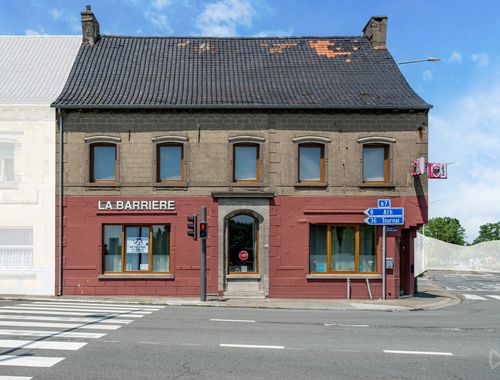                                        Usage mixte à vendre à Ghislenghien, € 525.000
