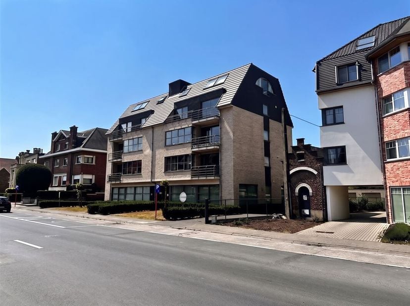 Ontdek dit instapklare gelijkvloers appartement in residentie D'Oude Schelde aan de stadsrand van Oudenaarde.<br />
Met zijn vlotte bereikbaarheid, pr